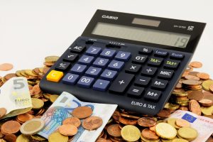 Peste 7,4 milioane de lei din fondul de rezervă al județului Cluj pentru infrastructura și școlile din 27 de comune