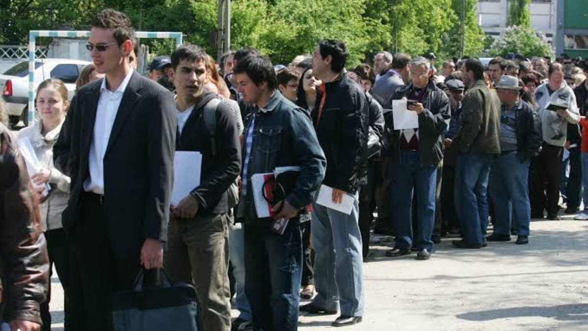Peste jumătate de milion de români sunt șomeri, iar aproape unul din trei tineri nu are un loc de muncă