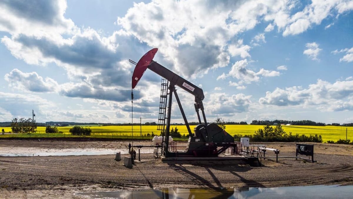 Petrolul ar putea urca cu încă 20-25 de dolari pe baril, din cauza conflictului SUA-Iran