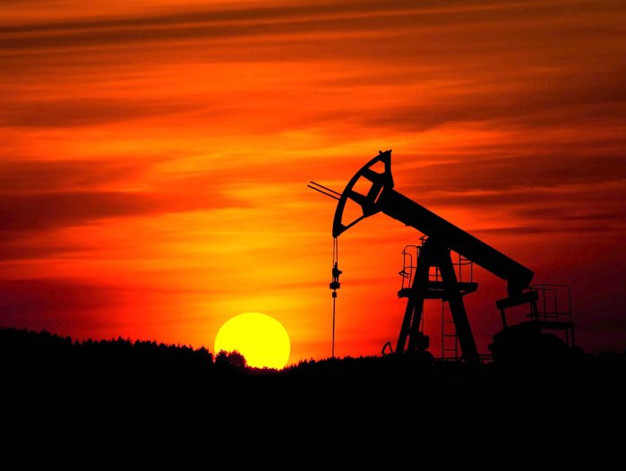 Petrolul Brent a revenit peste 100 de dolari pe baril, după ce rafinăriile chineze au suspendat exporturile de carburanţ