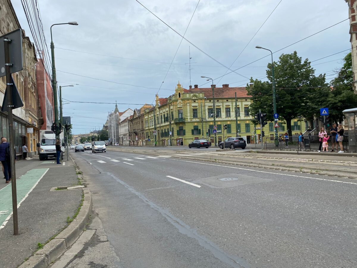 Piața Mocioni: șantierul se amână cu două săptămâni, șoferii primesc o bandă, dar apar alte restricții