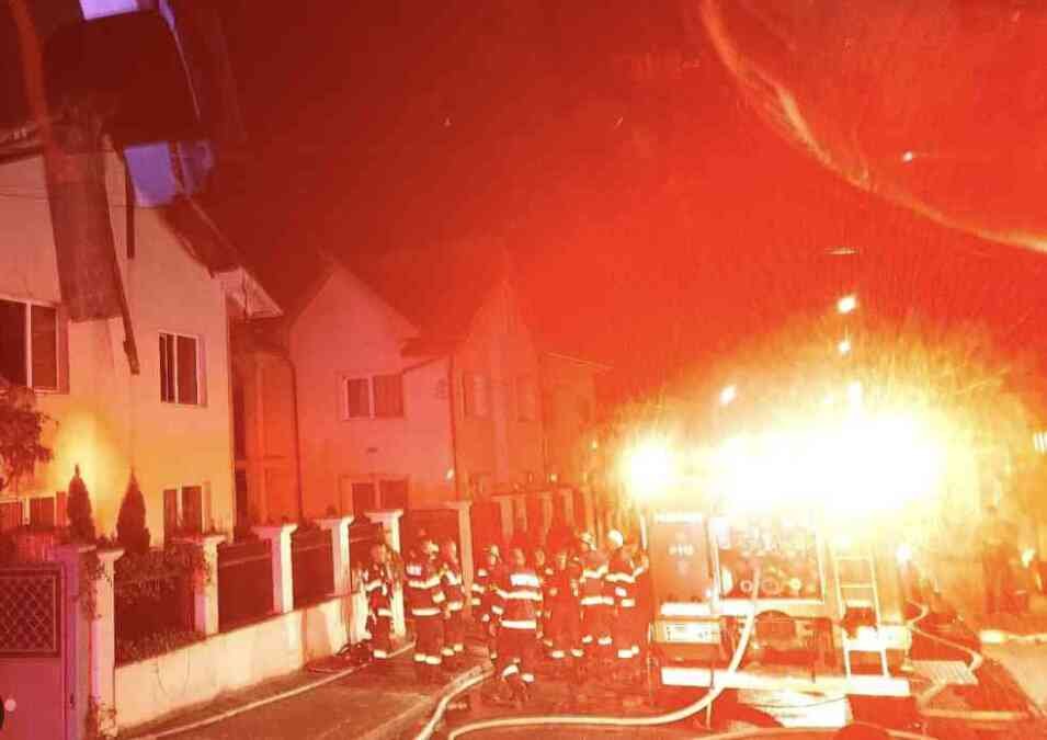 Pietriș, Bistrița-Năsăud: casă arsă în totalitate, după ce doi locatari au provocat un incendiu