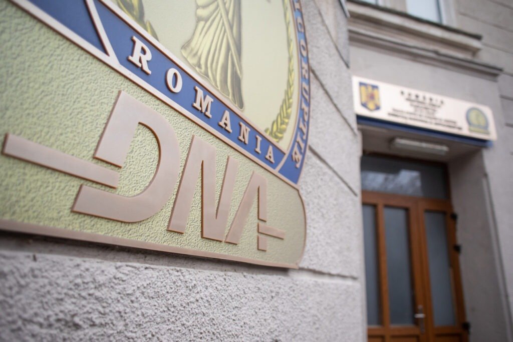 Plopeni: directorul Uzinei Mecanice, trei ani cu suspendare pentru luare de mită, după acord cu procurorii