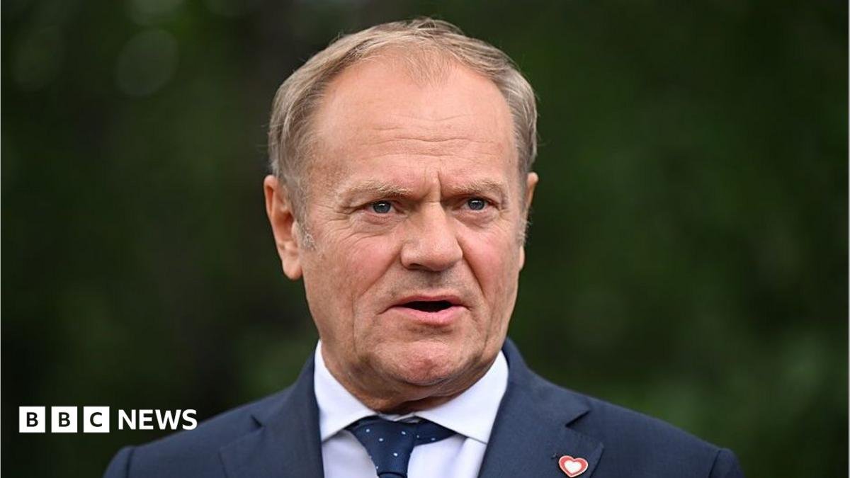 Polonia reține un bărbat suspectat că plănuia asasinarea premierului Tusk