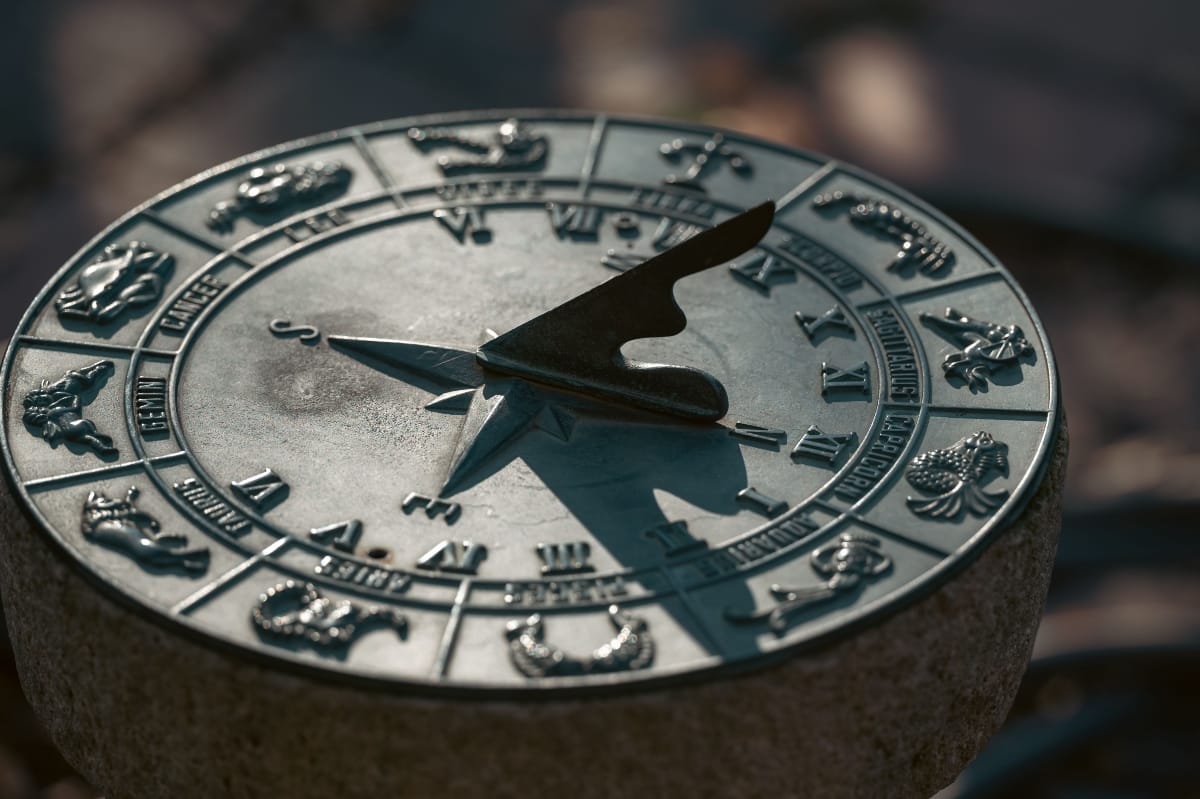 Portalul 10/10 din octombrie 2026: ce schimbări au cei născuți în patru luni, potrivit numerologiei
