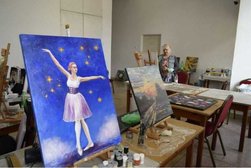 Poveştile seniorilor care au dat viaţă taberei de creaţie „Atelier 2026”