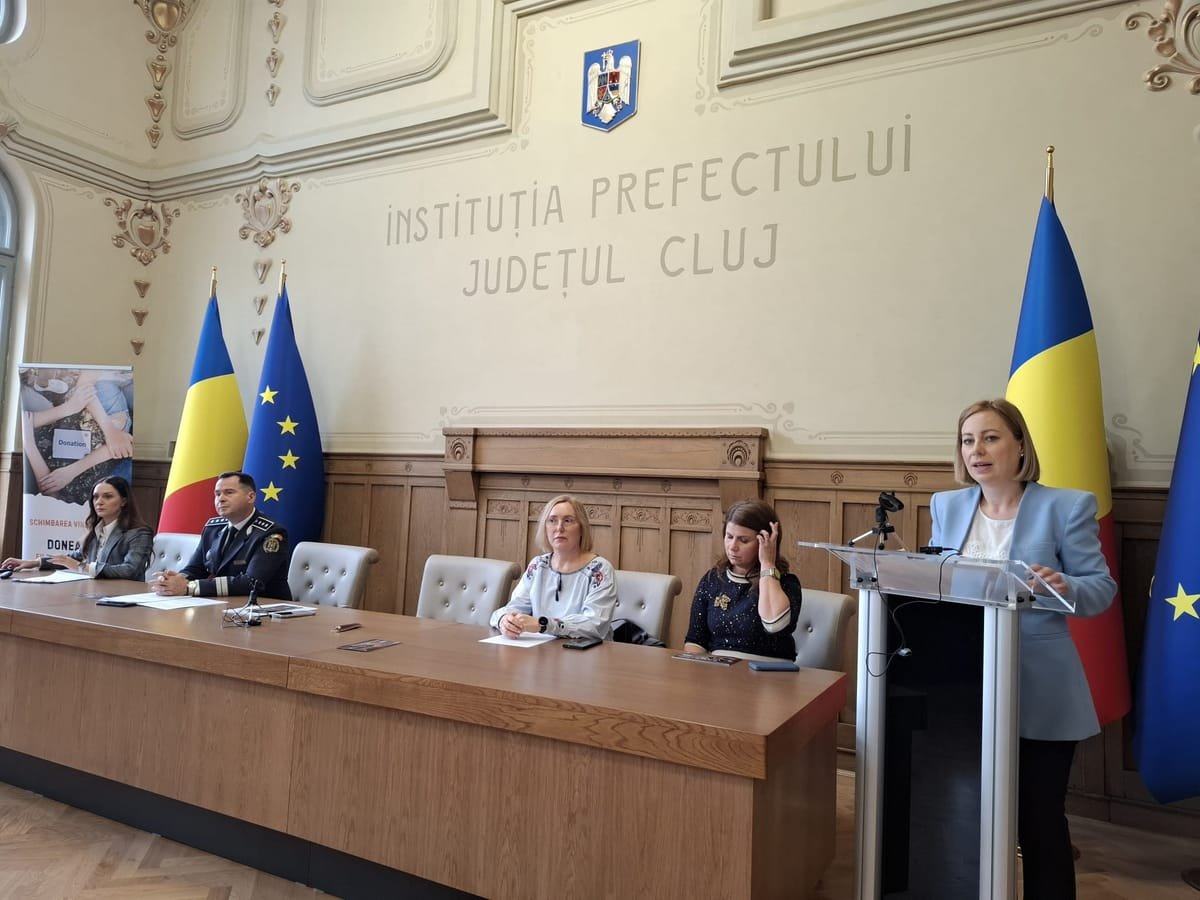 Prefectura Cluj, alături de societatea civilă, sprijină victimele violenței domestice prin două instrumente