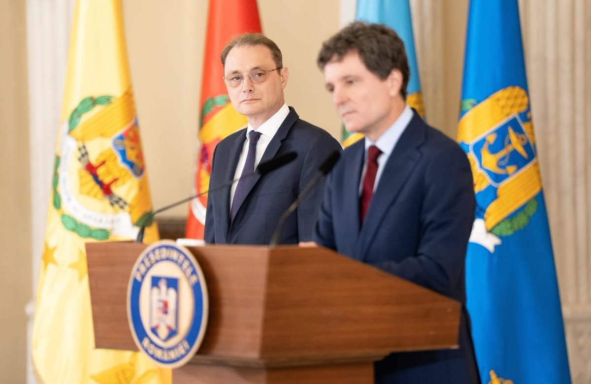 Premierul desemnat Luca Niculescu are întâlnire luni, după discuțiile cu PSD, PNL și UDMR