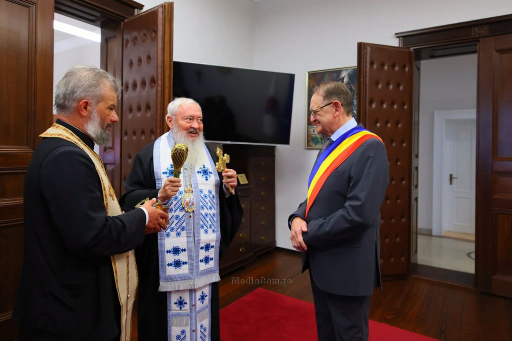 Primăria Turda, sfințită de Mitropolitul Andrei după lucrările de reabilitare interioară