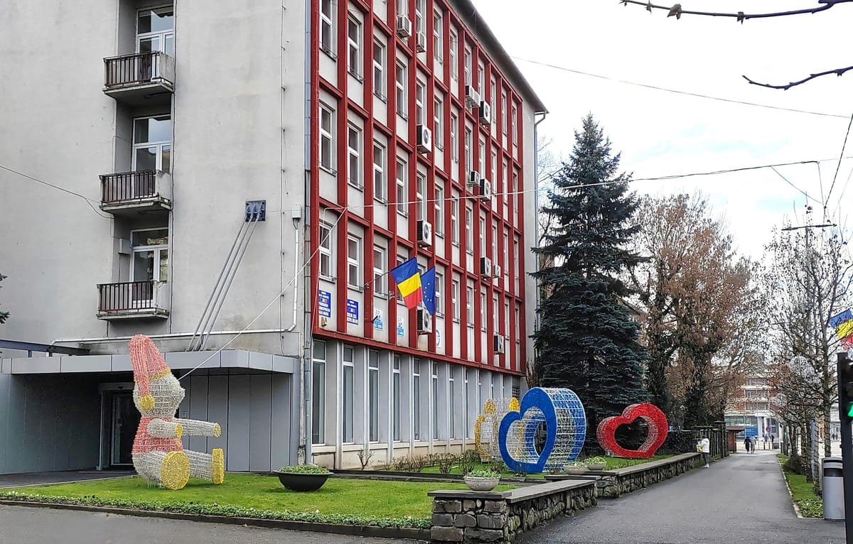 Primăria Baia Mare are datorii către firme de 90 de milioane de lei, după o creștere de 14,6 milioane în septembrie