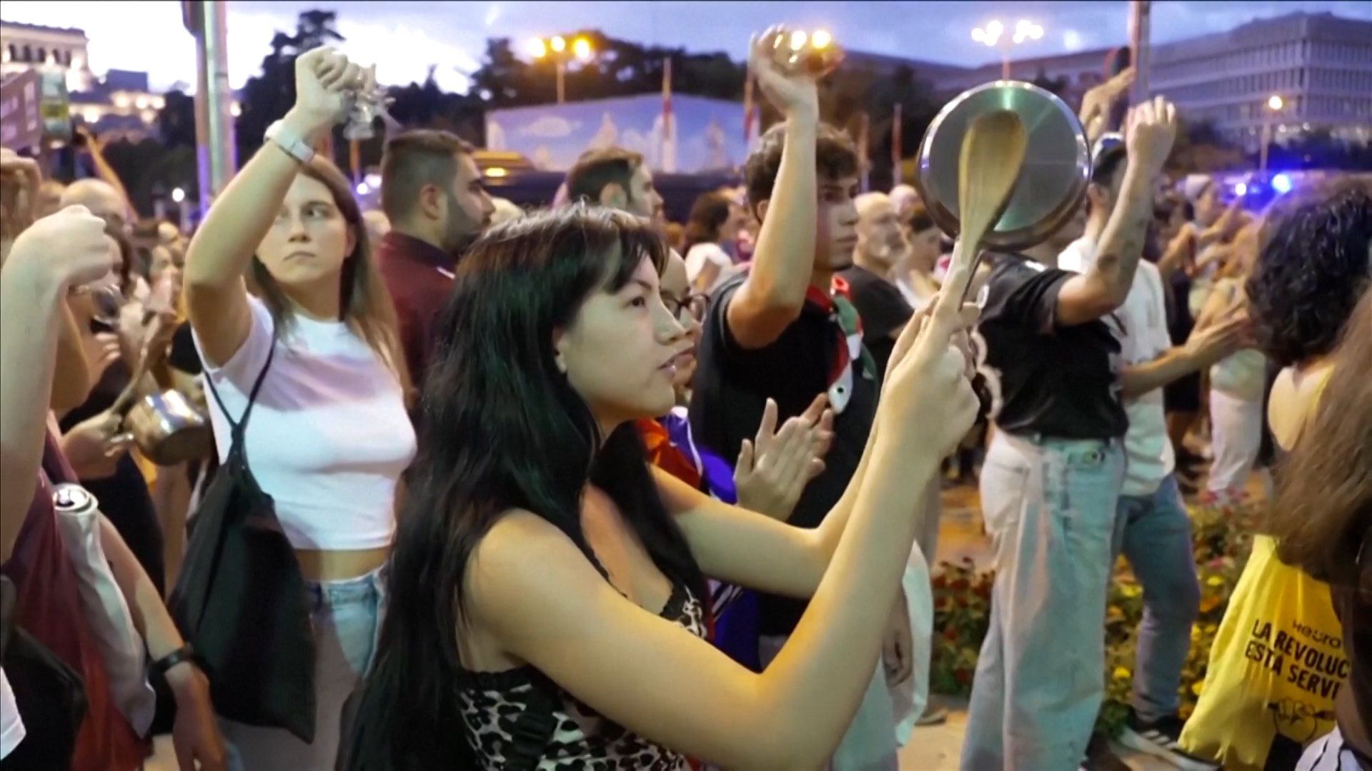 Proteste cu bătăi în oale în toată Spania față de criza locuințelor