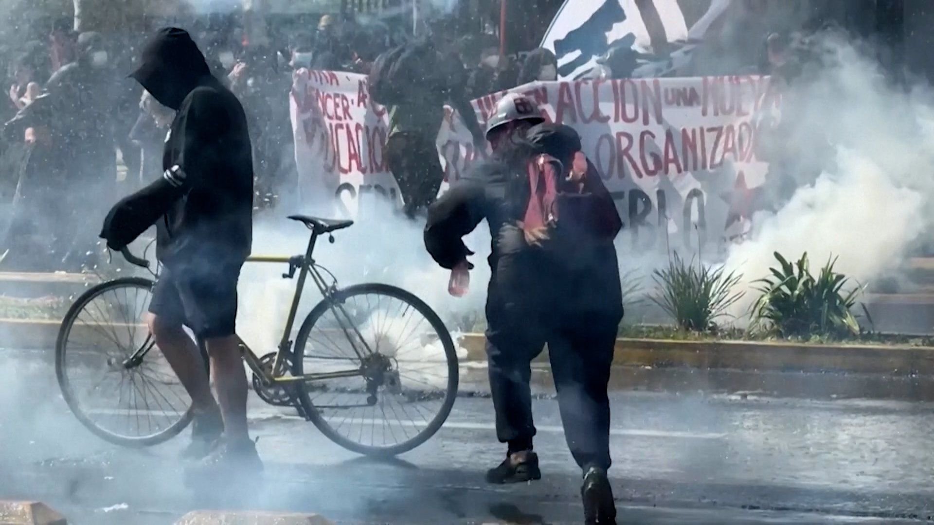 Protestele studenților din Chile degenerează în ciocniri violente cu poliția
