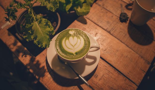 Pudra verde care a cucerit cafenelele lumii vine cu surprize neașteptate