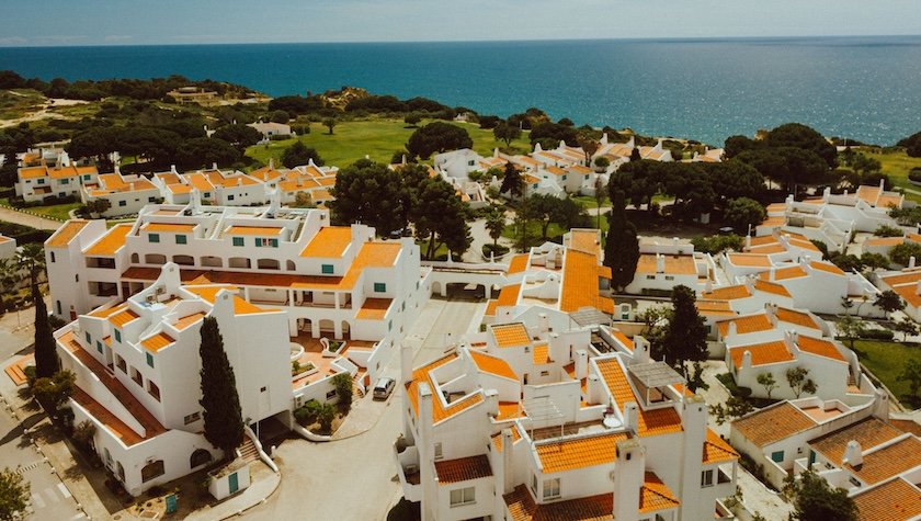 Quinta do Lago, Portugalia: trei români au murit într-un rezervor de apă, în timp ce făceau hidroizolații