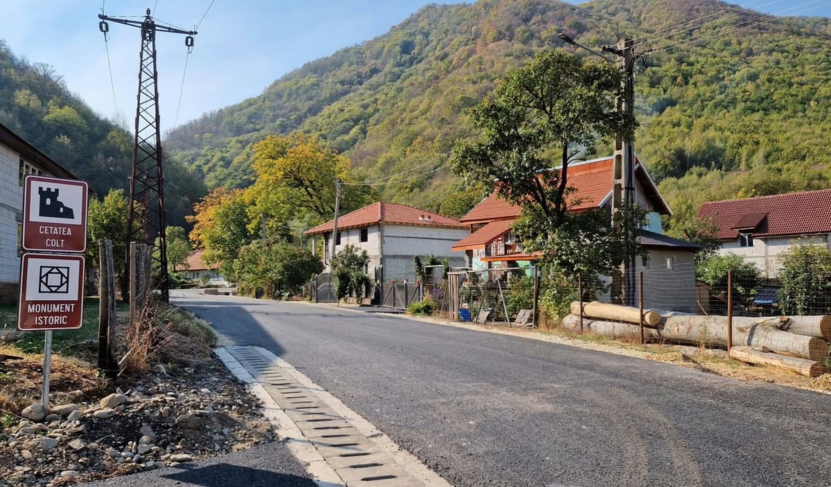 Rău de Mori: drumul DJ 686 spre Râușor, în modernizare, investiție de 6,8 milioane lei, gata în noiembrie