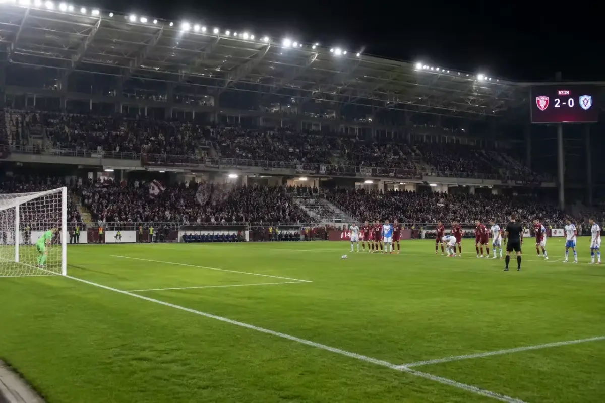 Rapid–Corvinul: căpitanul Flavius Iacob l-a pălmuit pe Alexandru Neacșa după un penalty