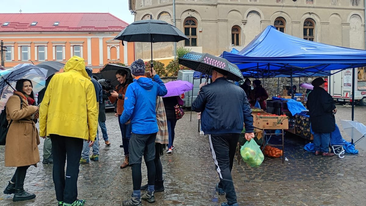 Rășinari: activiști au împărțit pliante împotriva minei de magneziu, cu o săptămână înainte de referendum