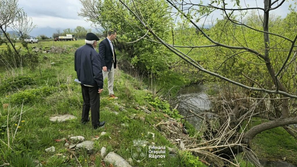 Râșnov: contract semnat pentru studiul de fezabilitate al canalizării pluviale de pe străzile Gării și Bârsei