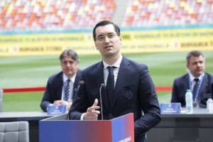 Răzvan Burleanu promite un fotbal mai puternic în 2030, în timp ce suporterii cer demisia lui