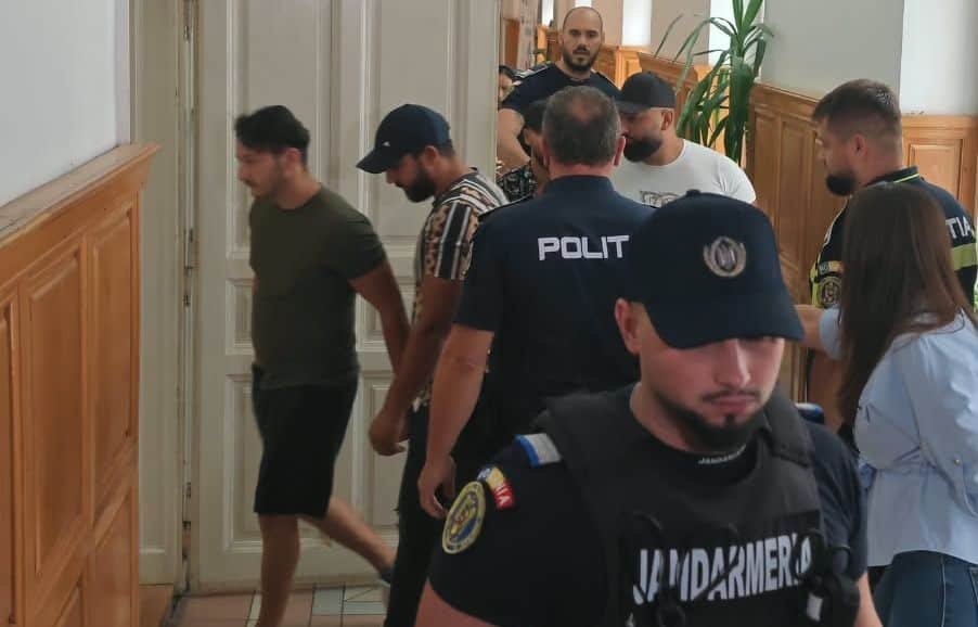 Recea-Cristur: cinci inculpați în atacul asupra ambulanței, eliberați din arest, cu brățări electronice