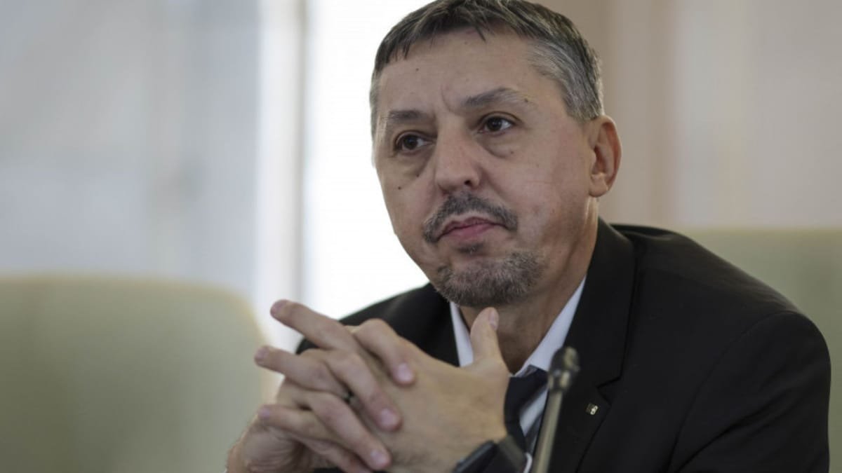 Rectorul UBB Cluj avertizează: pseudoștiința și teoriile conspirației pot influența societatea în era AI