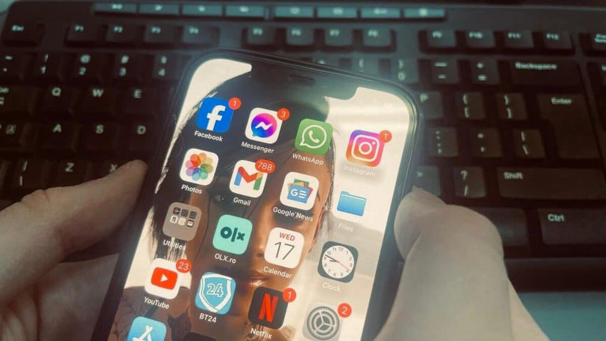 Reguli noi pentru influenceri. Când trebuie notificat CNA dacă fac bani din TikTok, YouTube, Instagram sau Facebook