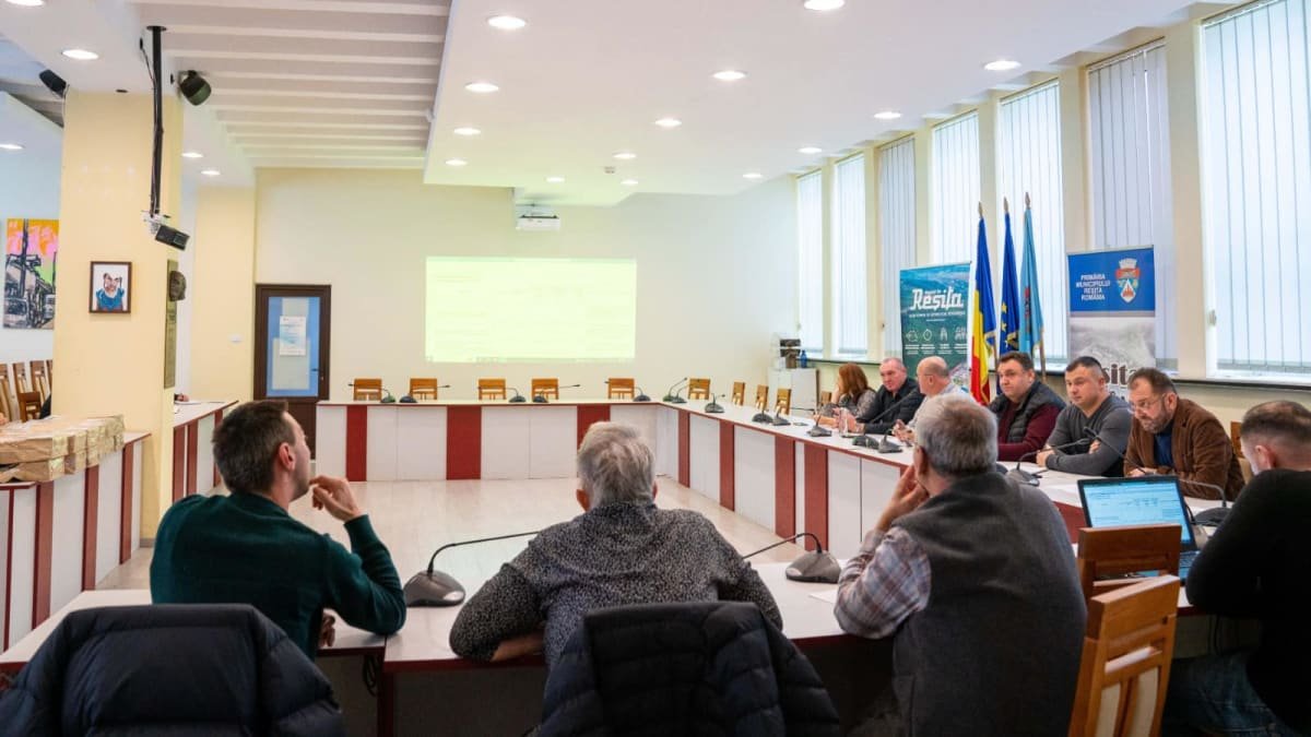 Reșița: Consiliul Local va dezbate 25 de proiecte pe 29 octombrie, printre care Târgul de Crăciun