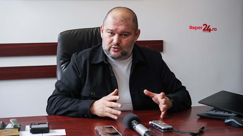 Reșița: viceprimarul Daniel Călin răspunde acuzațiilor AUR despre Campusul Dual, salarii și parcări