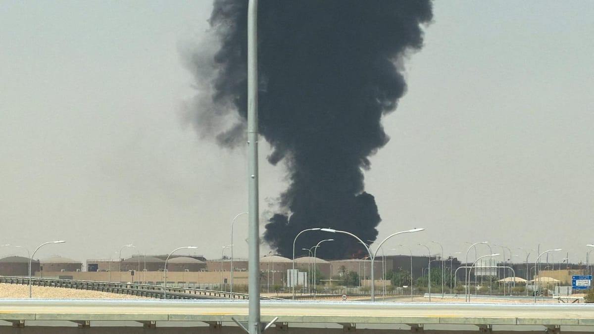 Riyadh: rebelii Houthi au atacat cu rachetă balistică aeroportul internațional King Khalid