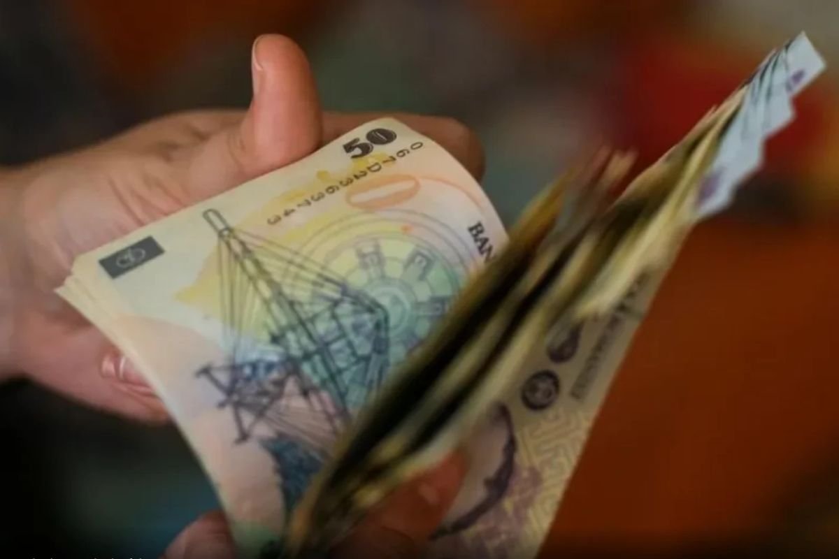 ROBOR la trei luni urcă la 6,10%, ratele creditelor cu dobândă variabilă vor crește