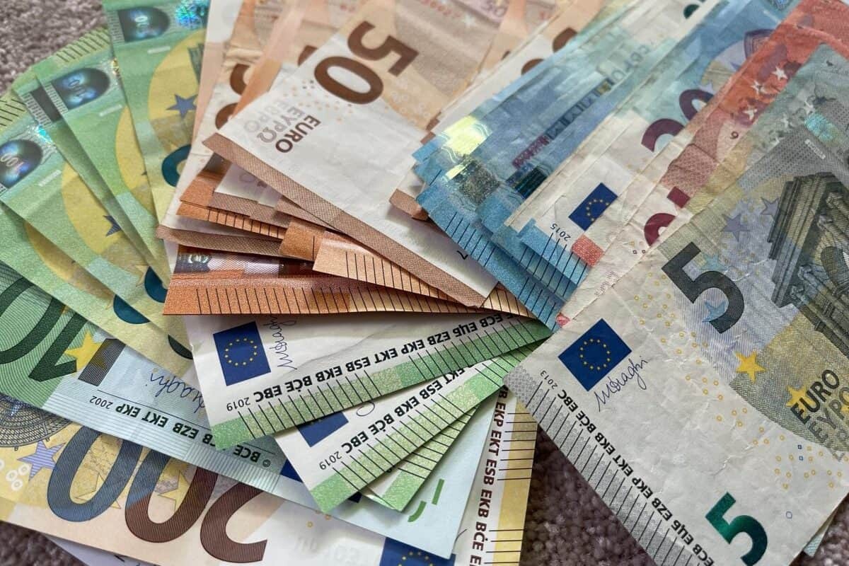 România a evitat intrarea în ”junk”. Agenția de SP a reconfirmat ratingul suveran al țării la „BBB-”, cu perspectivă neg