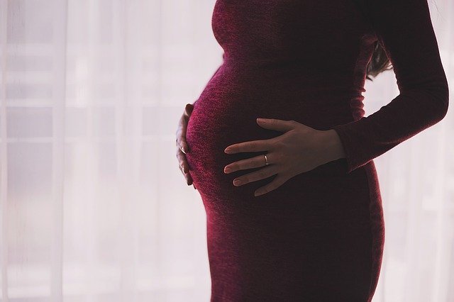 România, cel mai mare declin al fertilității din UE în 2024: 1,39 copii pe femeie