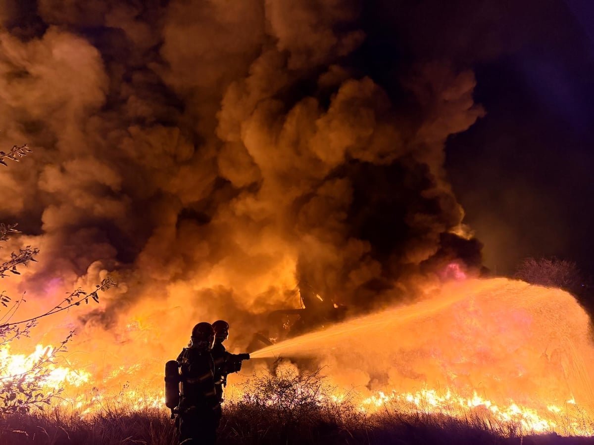 Rusciori: incendiul de la stația de sortare a cerut peste 90 de ore de intervenție