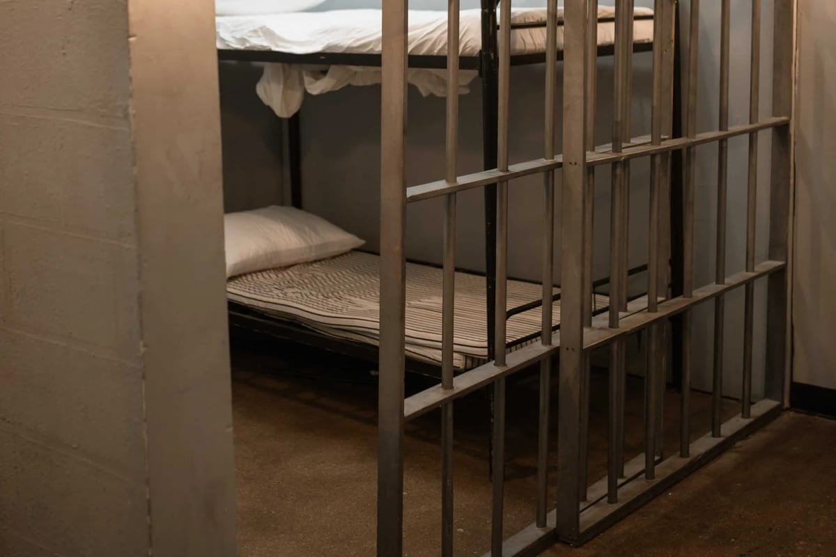 Săcueni: condamnat la 3 ani și 2 luni pentru viol asupra unui minor, depistat și dus la Penitenciarul Oradea