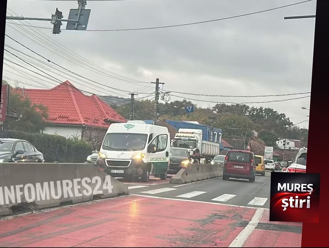 Sângeorgiu de Mureș: accident rutier pe DN15, în zona Primăriei, cu trafic îngreunat