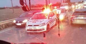 Satu Mare, pe DN19: tânără pe bicicletă electrică, acroșată de o mașină condusă de o șoferiță