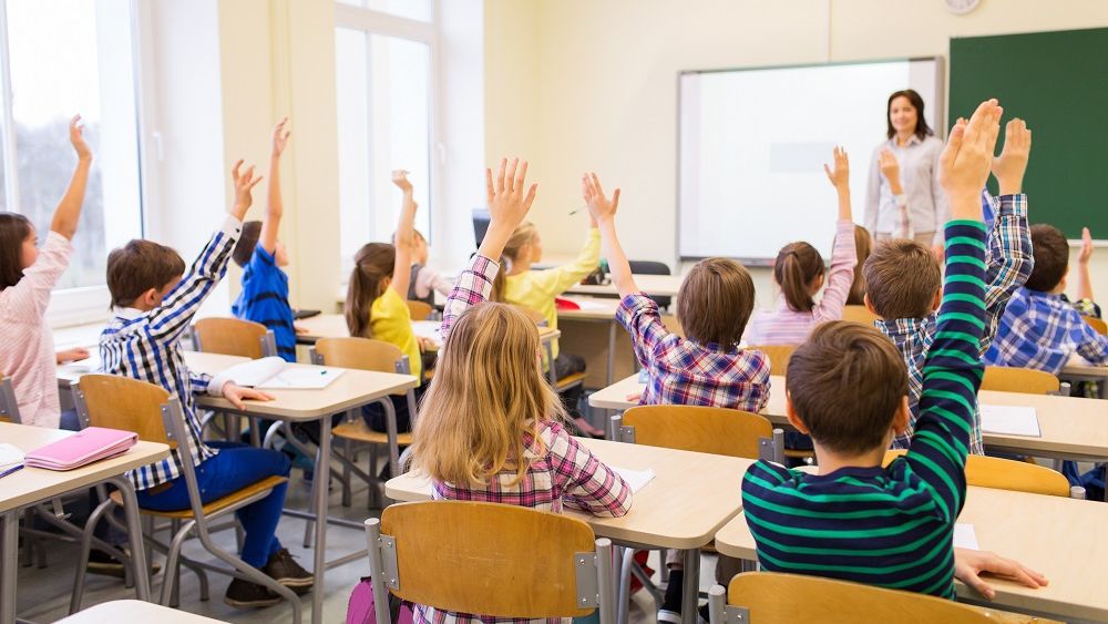 Școala cu performanțe mai bune ar accelera dezvoltarea substanței albe din creier, arată un studiu Stanford