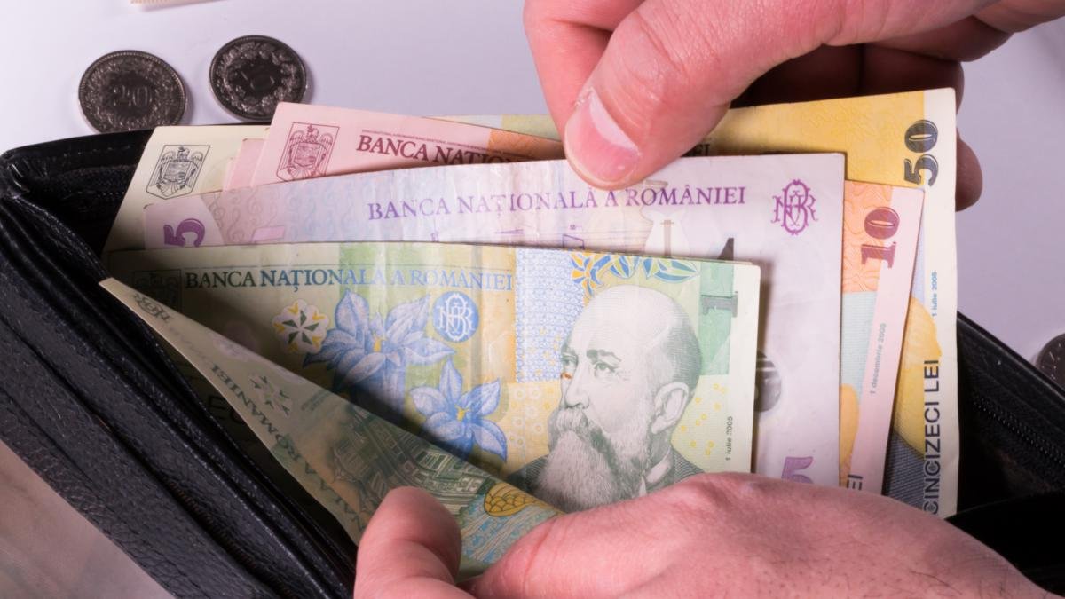 Scumpiri în toate sectoarele până la final de an, reduceri de personal pregătite în industrie și construcții