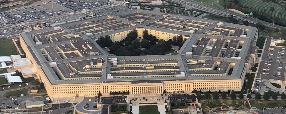 Secretarul american al Apărării creează un birou pentru religie la Pentagon: „Departamentul nostru își pune întreaga arm