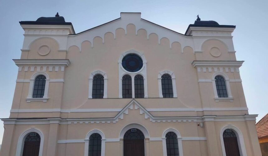 Seini: Sinagoga restaurată va fi inaugurată marți și va găzdui Muzeul Evreilor din Transilvania