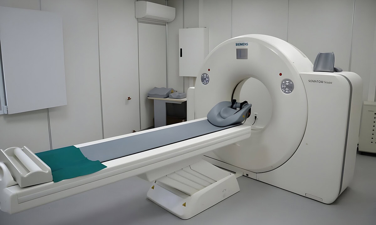 Senat: raport favorabil pentru concediu medical la însoțirea pacienților oncologici la investigații