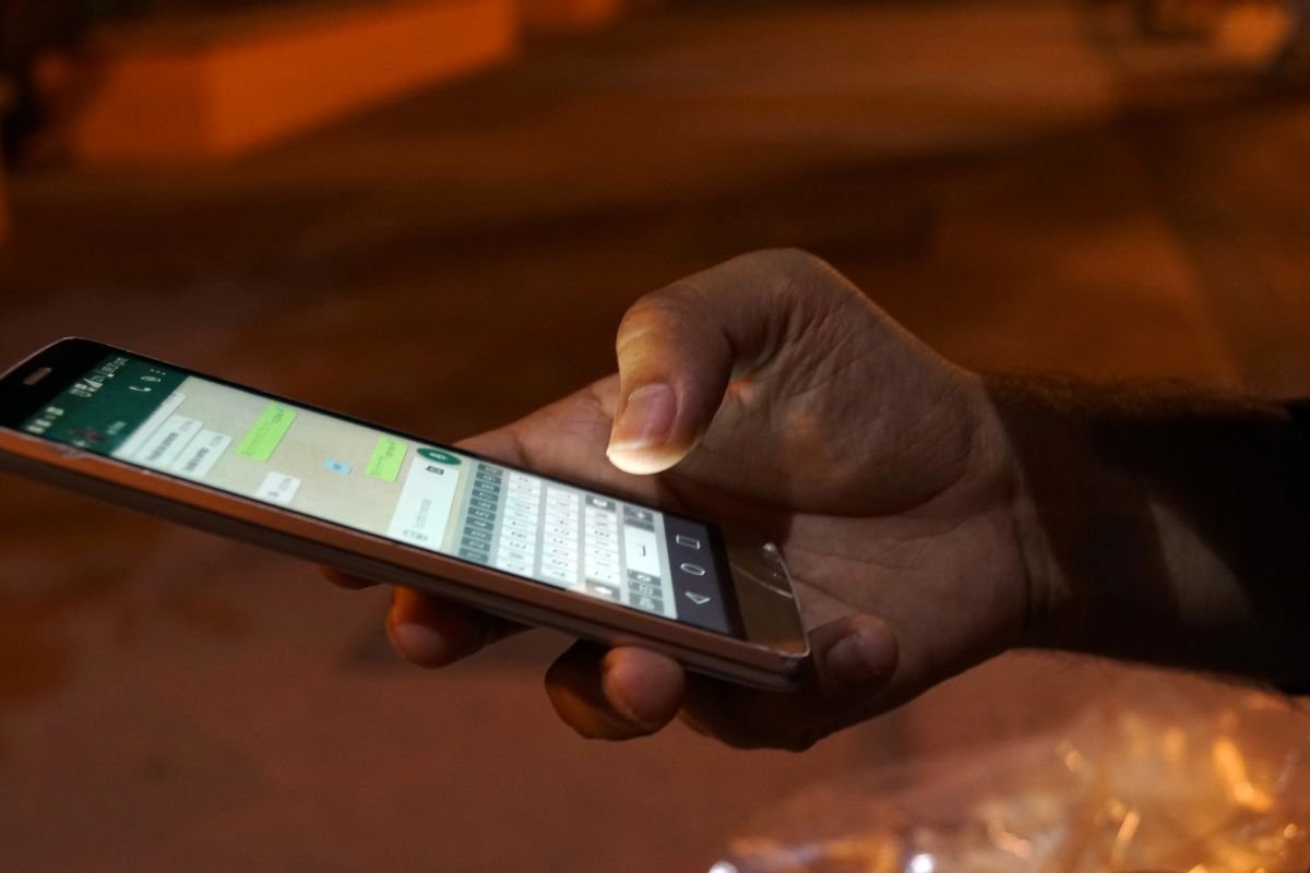 Senatul a adoptat un proiect care prevede SMS sau e-mail cu 30 de zile înainte de expirarea unor acte