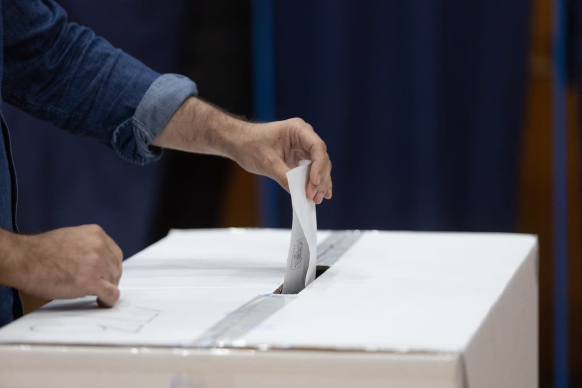 Serbia: alegeri anticipate duminică, după proteste; partidul lui Vučić ar putea pierde puterea după 14 ani
