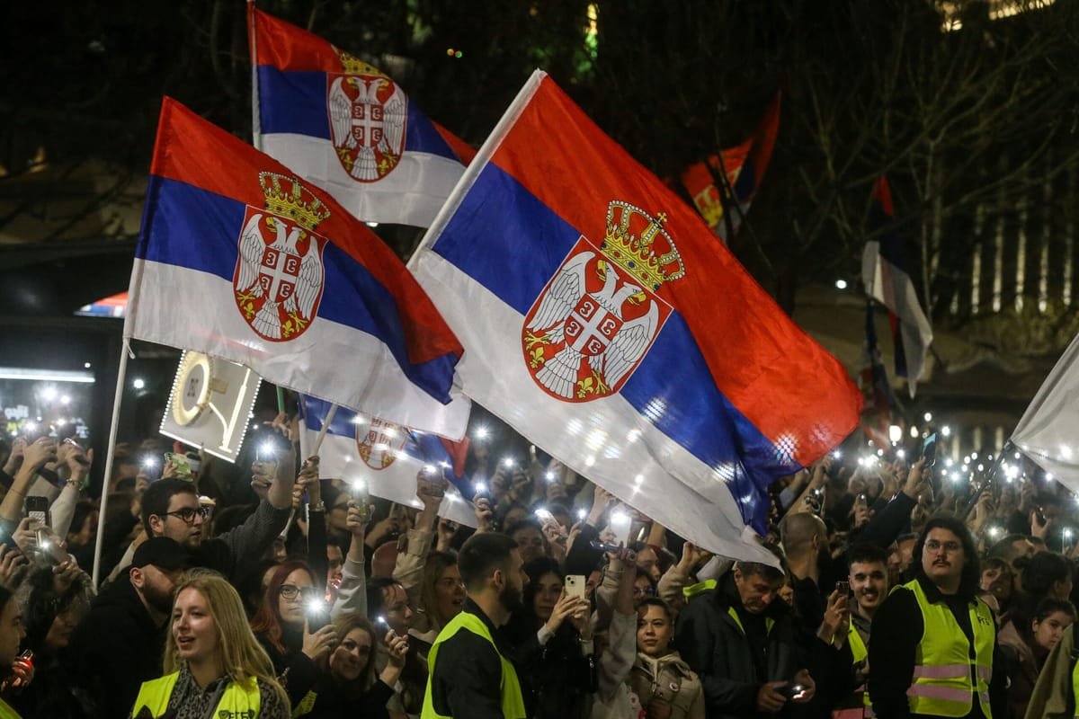 Serbia: Lista Studenților ar conduce într-un sondaj, 44,5% față de 42,7% pentru partidul lui Vučić