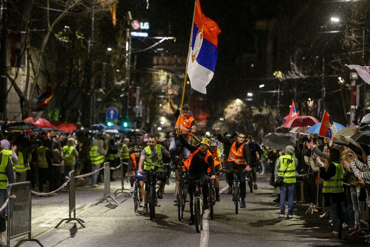 Serbia votează duminică în alegeri anticipate: Partidul lui Vučić ar putea pierde puterea după 14 ani