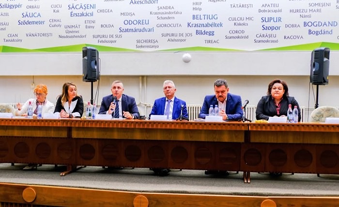 Sesiune de informare pentru centrele rezidențiale din județul Satu Mare. Furnizorii de servicii sociale, consiliați de A