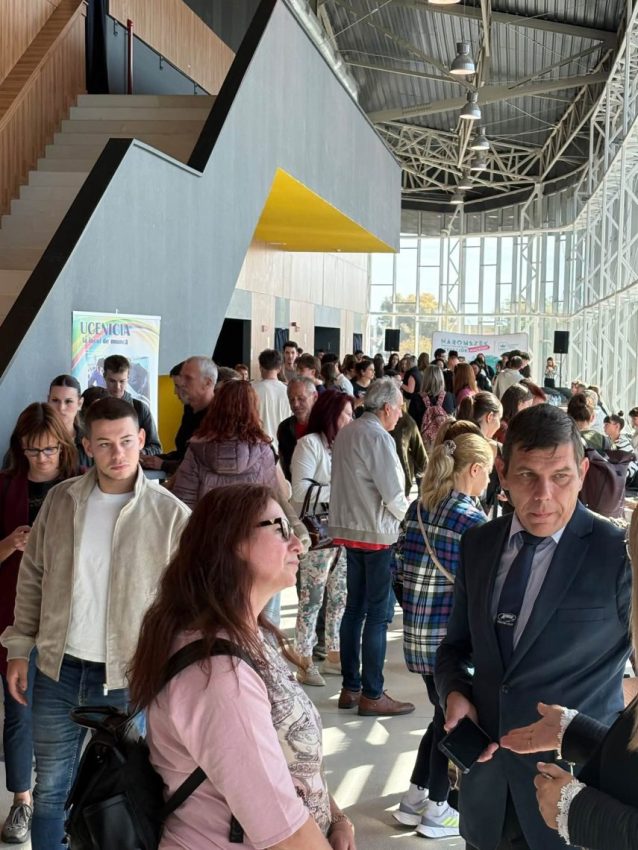 Sfântu Gheorghe: doar 24 de firme au venit la bursa pentru absolvenți de la Arena Sepsi, cu 124 de locuri