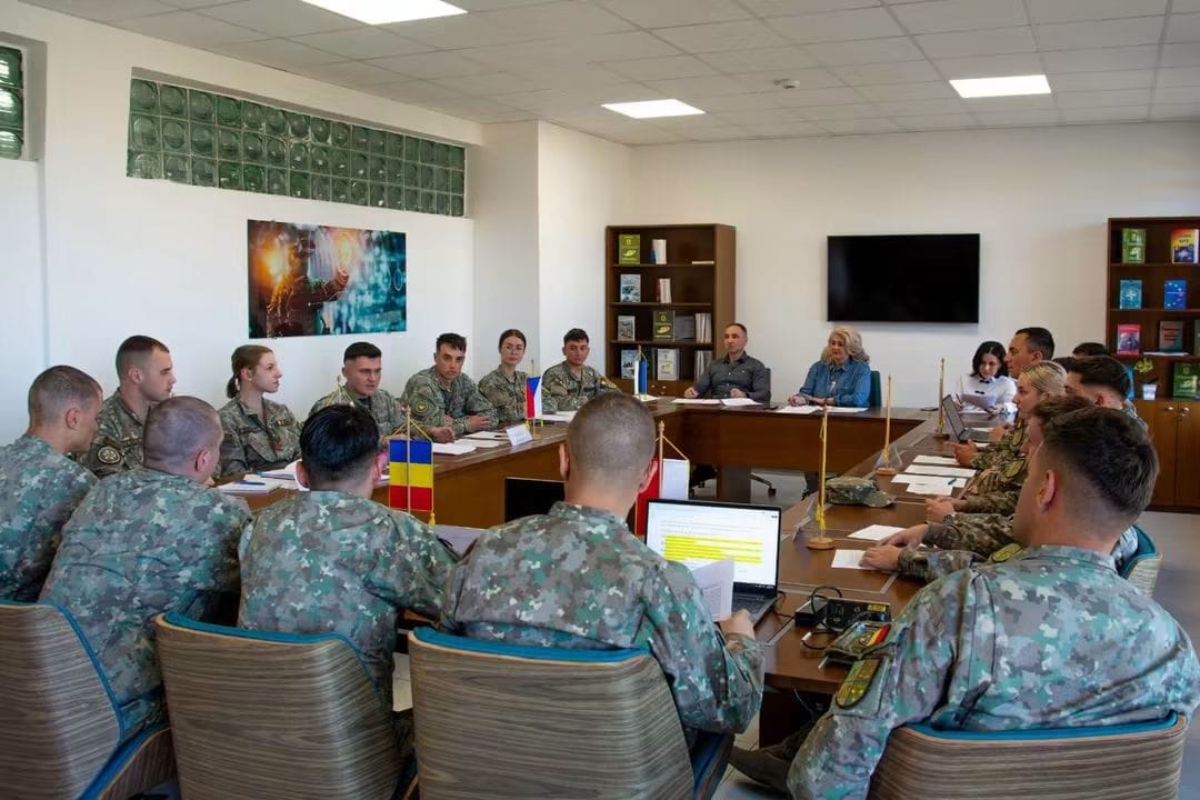 Sibiu: 18 studenți AFT au simulat o reuniune de securitate B9 pe un scenariu de criză la granițele României
