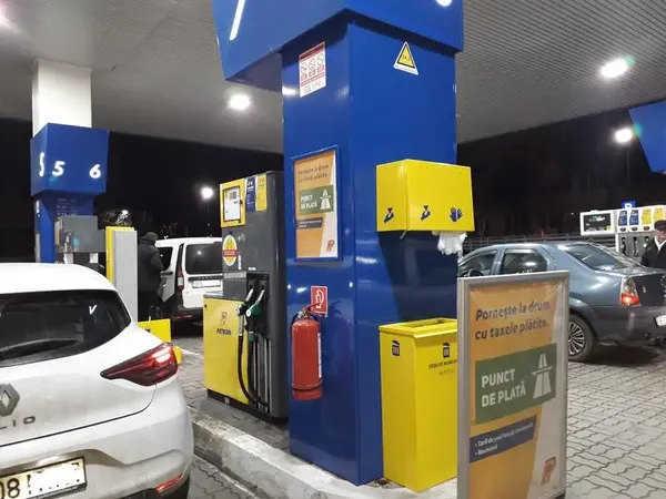 Sibiu: benzina pornește de la 10,04 lei pe litru, motorina de la 10,83 lei, pe 26 octombrie