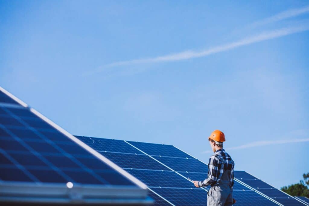 Sibiu: Consiliul Județean cere 10,46 milioane lei pentru panouri fotovoltaice la muzee și spitale